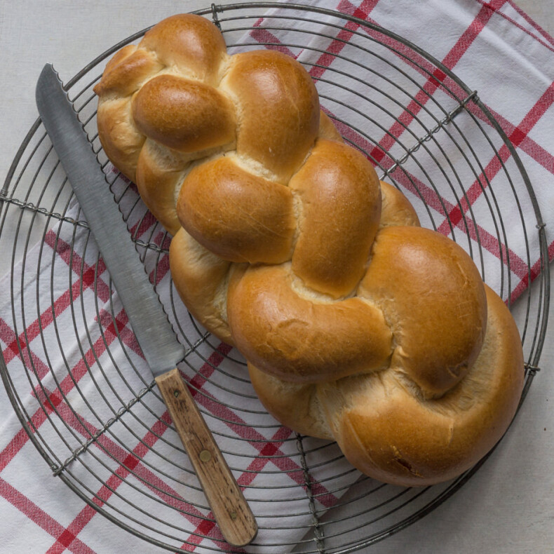 Butterzopf halbgebacken